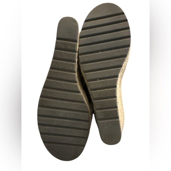 Toms Womens size 9 M Faux Leather snake print wedges mules - Picture 8 of 9